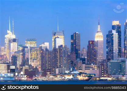 Skyline of midtown Manhattan at night, New York City, NY, USA