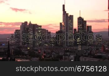 Skyline von Frankfurt am Main, vom sndlichen Mainufer.