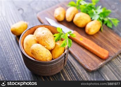 sliced raw potato on the kitchen table