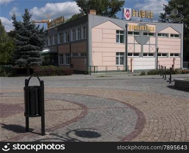 Slubice-Jednosci-Robotniczej-Bibliothek. Slubice is a town in western Poland on border to Germany. By 1945 Slubice belonged as Dammvorstadt or Garden City to Frankfurt-Oder.