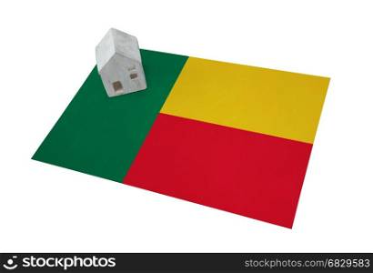 Small house on a flag - Living or migrating to Benin
