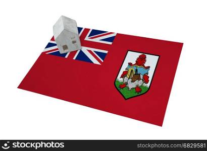 Small house on a flag - Living or migrating to Bermuda