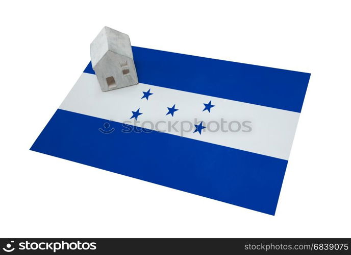 Small house on a flag - Living or migrating to Honduras