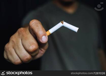 Smoking causes lung cancer.