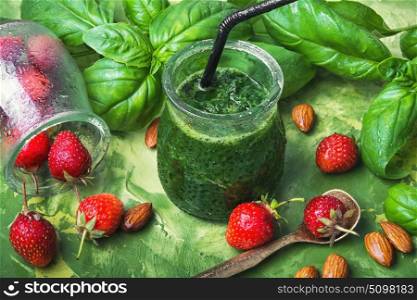 smoothie of spinach and strawberry