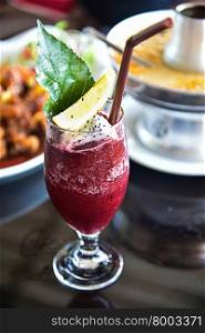 Smoothies of Mulberry fresh fruit