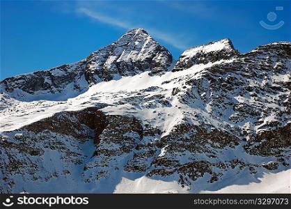 Snowed peaks of italian mountain range, Europe
