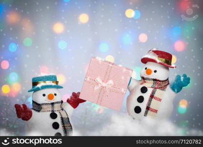 Snowman and giftboxes in the snowfall background, AF point selection and make snowflake.