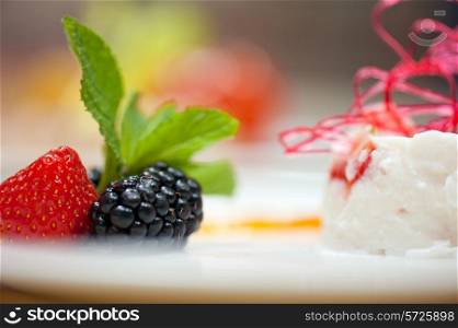 souffle from yogurt with strawberry and blackberry
