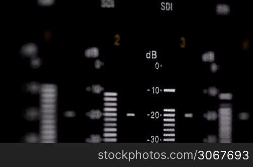 Sound indicators on the professional video recorder display 1