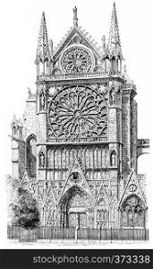 Southern portal of Notre Dame, vintage engraved illustration. Paris - Auguste VITU ? 1890.