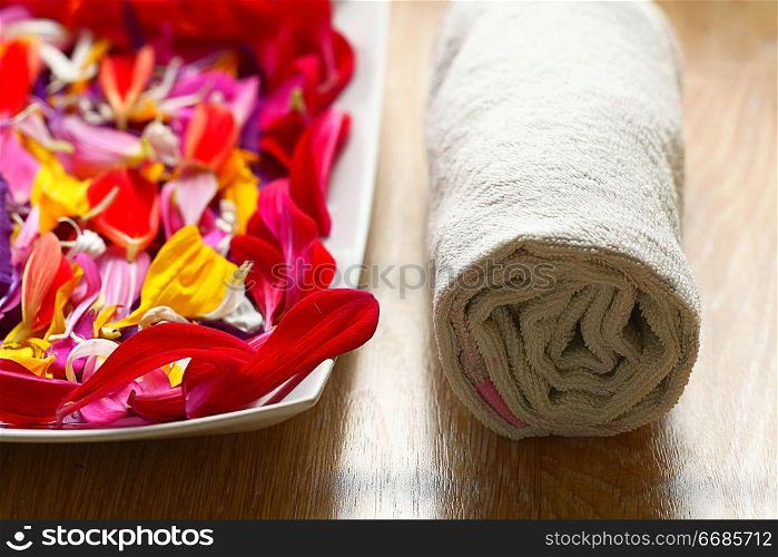 spa aroma of flowers petals
