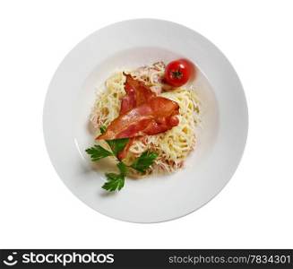 spaghetti carbonara on bowl.closeup