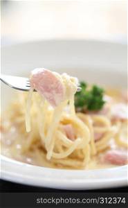 Spaghetti Carbonara with ham and cheese