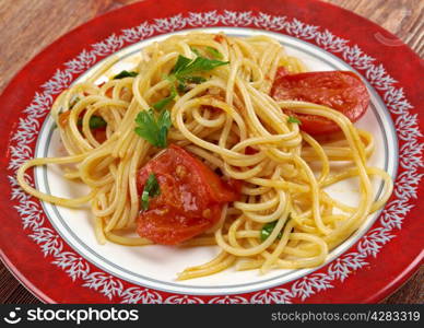 Spaghetti Piccanti al Pomodoro Fresco