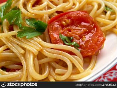 Spaghetti Piccanti al Pomodoro Fresco