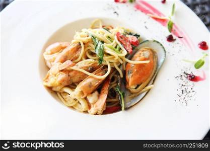 Spaghetti seafood with spicy