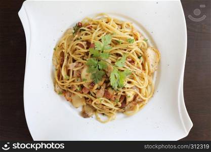 Spaghetti with dried chilli and bacon
