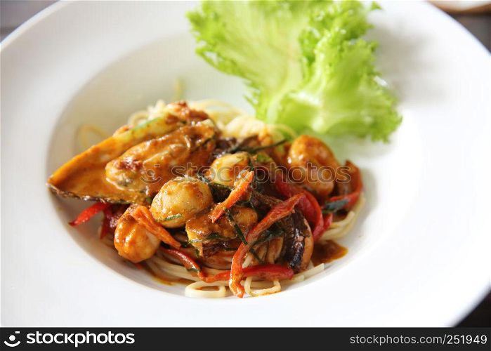 spaghetti with seafood with spicy sauce