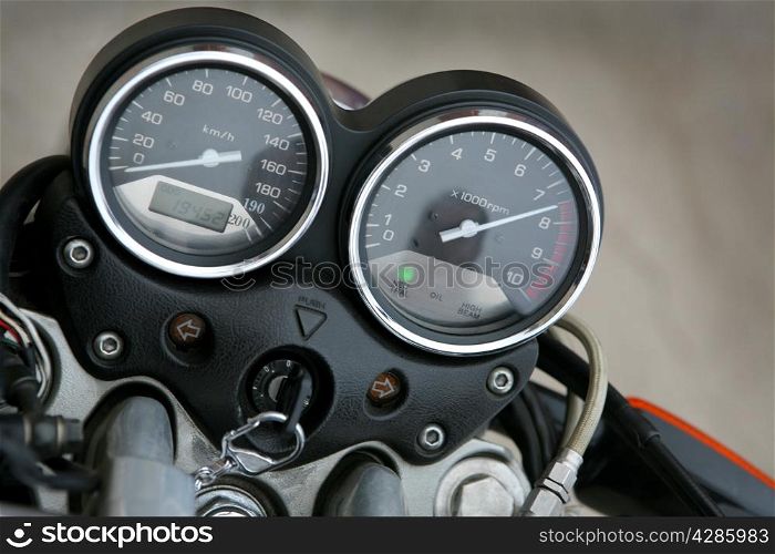 Speedmeter and tachometer on a modern motorcycle