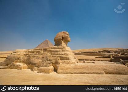 Sphinx and great pyramids at Giza, Cairo, Egypt