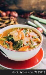 Spicy and Soup Curry with Shrimp and Vegetable Omelet.. Spicy and Soup Curry.