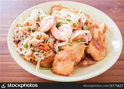 Spicy shrimp salad of egg tofu stir-fry