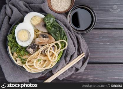 spinach eggs ramen soup cloth