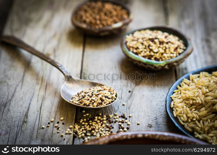 Sprouted red and white quinoa