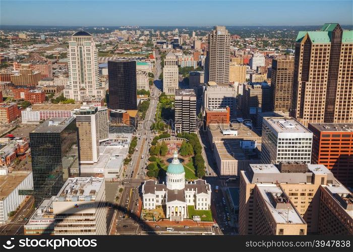 ST LOUIS, MO, USA - AUGUST 26: Downtown St Louis, MO with the Old Courthouse on August 26, 2015 in St Louis, MO, USA.