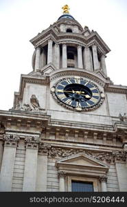 st paul cathedral in london england old construction and religion