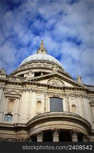 St Paul&rsquo;s cathedral in London and sky with clouds .. St Paul&rsquo;s cathedral in London and sky with clouds