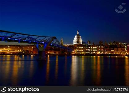 St Paul&rsquo;s Cathedral in London at night