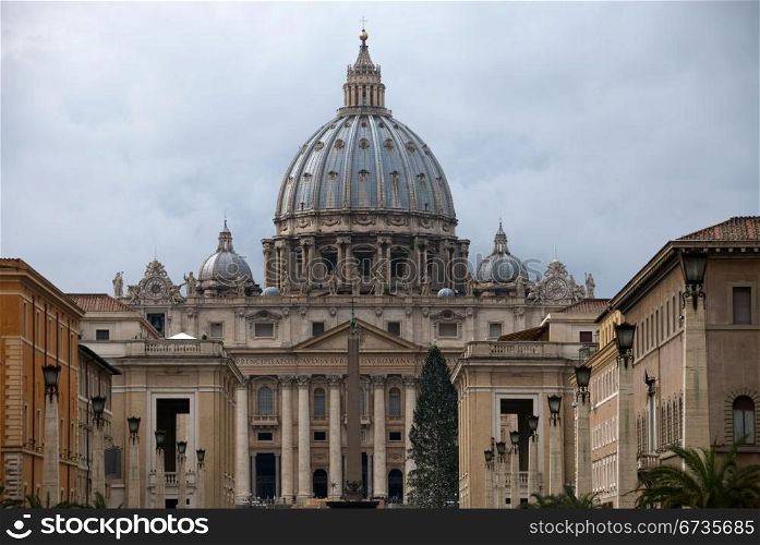 St Peter&rsquo;s Basilica, complete with Christmas Tree, Vatican City, Italy