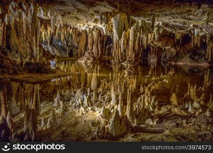 stalactites and stalagmites at luray caverns virginia