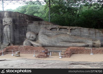 Standing and sleeping Buddhas in Gal Vihara in Polonnaruwa, Sri Lanka