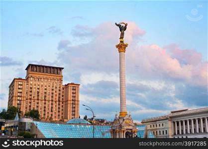 Statue of Berehynia on the top of Independence Monument on the Maidan Nezalezhnosti in Kiev, Ukraine