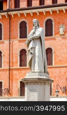 Statue of poet Dante Alighieri in Verona.. Verona. Dante monument.