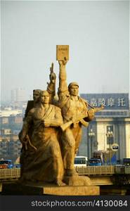 Statue of revolutionists, Revolutionary Statue, Nanjing Yangtze River Bridge, Nanjing, Jiangsu Province, China