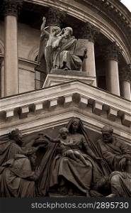 Statues on the Saint Isaac&acute;s Cathedral, St. Isaac&acute;s Square, St. Petersburg, Russia