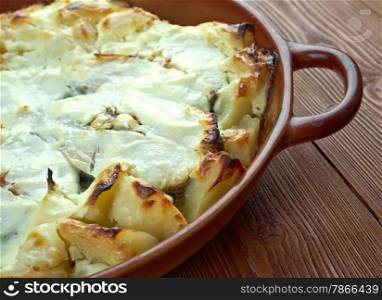 Stekt fisk - baked cod in sour cream and potatoes