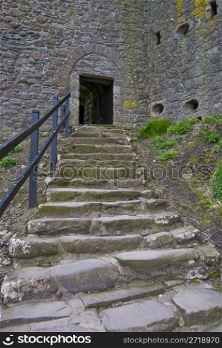 steps leading to the inside of the ruin of Dunnottar Castle