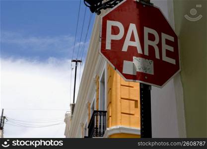 Stop sign, Spanish
