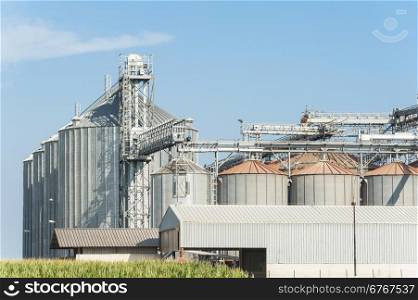 Storage facility and drying of cereals, silos and towers drying