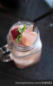 strawberry ice cube juice