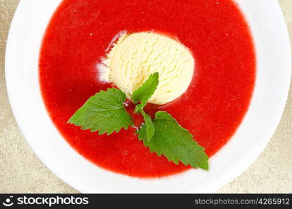 Strawberry soup