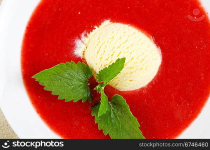 Strawberry soup