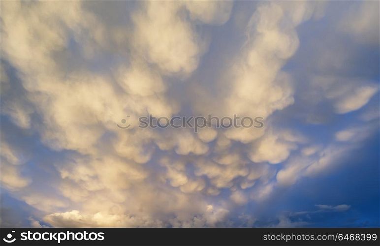 Stunning mammatus clouds formation immediately prior to violent storm