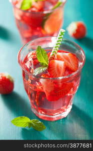 summer strawberry lemonade with lime and mint