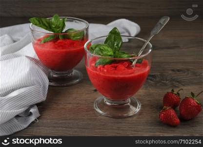 Summer strawberry smoothies with basil, Lime and honey, Healthy and refreshing recipe. A delicious alternative to dessert